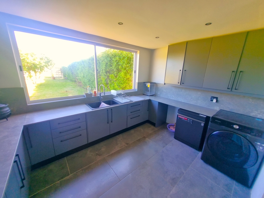 9 Bedroom Property for Sale in Long Acres Country Estate Western Cape